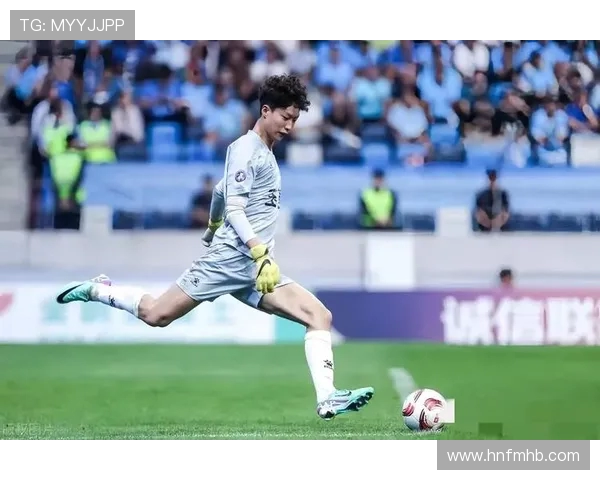 海港客战广岛三箭 外援对决蒯纪闻首发莱昂纳多替补亮相